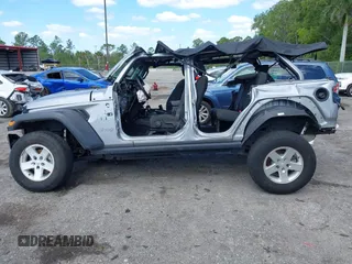 2018 Jeep Wrangler Unlimited Sport S с VIN 1C4HJXDG7JW170077, выставлен на аукционе IAAI как лот 42019911 с пробегом Не указан миль и . История ставок и продаж доступна на DreamBid. Изображение 15.