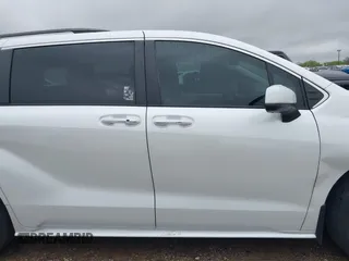 2023 Toyota Sienna XLE с VIN 5TDYRKEC9PS155998, выставлен на аукционе IAAI как лот 41888627 с пробегом 58 167 миль миль и . История ставок и продаж доступна на DreamBid. Изображение 13.