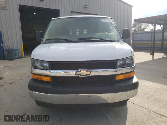2018 Chevrolet Express Cargo Van with VIN 1GCWGAFG6J1904771, listed as a Copart auction lot 43149055 with 288,899 mi miles and Clean Title. Bid and sale history available at carsss.com. Image 5.