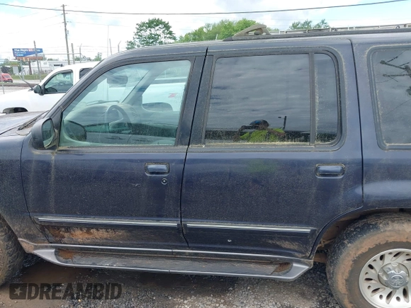 1999 Ford Explorer XL z VIN 1FMDU34X5XUC08663, wystawiony jako IAAI lot #42385444 z przebiegiem 177 387 mil mil oraz . Historia ofert i sprzedaży dostępna na DreamBid. Obrazek 14.