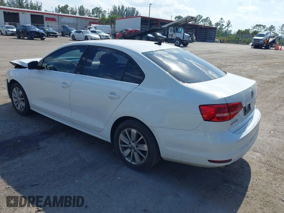 2015 Volkswagen Jetta SE с VIN 3VWD17AJXFM327152, выставлен на аукционе IAAI как лот 42055458 с пробегом 69 412 миль миль и . История ставок и продаж доступна на DreamBid. Изображение 3.