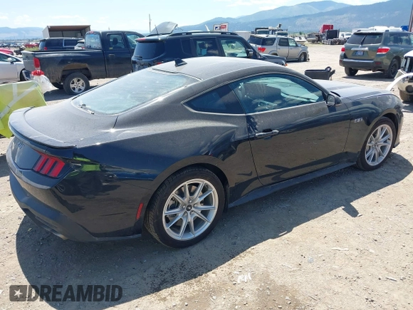 2024 Ford Mustang GT z VIN 1FA6P8CFXR5422836, wystawiony jako IAAI lot #42485136 z przebiegiem 8 437 mil mil oraz . Historia ofert i sprzedaży dostępna na DreamBid. Obrazek 4.
