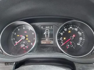 2016 Volkswagen Passat SE z VIN 1VWBT7A32GC057162, wystawiony jako IAAI lot #42287908 z przebiegiem 32 127 mil mil oraz . Historia ofert i sprzedaży dostępna na DreamBid. Obrazek 7.