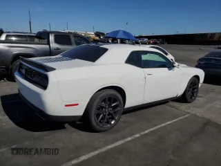 2020 Dodge Challenger SXT with VIN 2C3CDZAG7LH161595, listed as a Copart auction lot 53702215 with 33,772 mi miles and Clean Title. Bid and sale history available at DreamBid. Image 3.