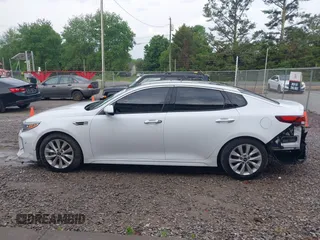 2018 Kia Optima LX z VIN 5XXGT4L3XJG246489, wystawiony jako IAAI lot #42107857 z przebiegiem 76 259 mil mil oraz . Historia ofert i sprzedaży dostępna na DreamBid. Obrazek 15.