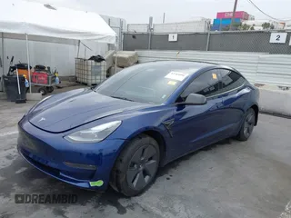2023 Tesla Model 3 z VIN 5YJ3E1EA0PF481160, wystawiony jako IAAI lot #42704086 z przebiegiem 23 308 mil mil oraz . Historia ofert i sprzedaży dostępna na DreamBid. Obrazek 2.