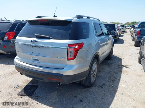 2015 Ford Explorer Limited with VIN 1FM5K7F86FGA26586, listed as a IAAI auction lot 41835232 with 161,191 mi miles. Bid and sale history available at carsss.com. Image 4.