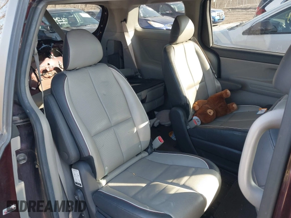 2016 Kia Sedona LX with VIN KNDMB5C15G6210016, listed as a IAAI auction lot 41756846 with 106,511 mi miles. Bid and sale history available at carsss.com. Image 8.