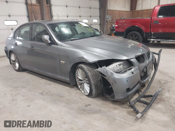 2011 BMW 3 Series 335i xDrive с VIN WBAPL5C57BA919482, выставлен на аукционе IAAI как лот 42531375 с пробегом 82 868 миль миль и . История ставок и продаж доступна на DreamBid. Изображение 1.
