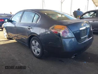2008 Nissan Altima 2.5 with VIN 1N4AL21E38N428392, listed as a IAAI auction lot 41666178 with 156,808 mi miles. Bid and sale history available at carsss.com. Image 3.