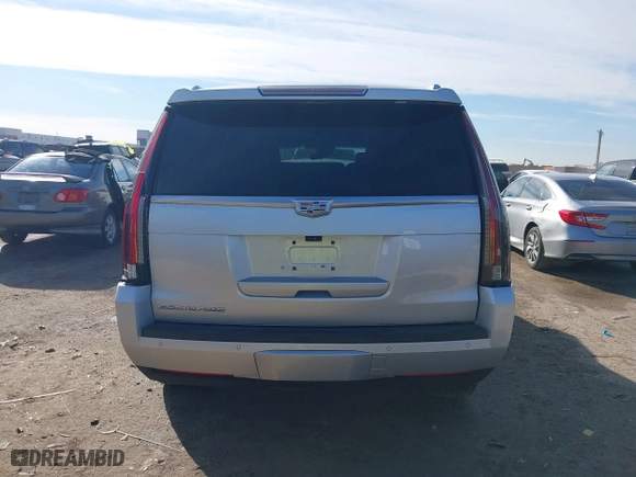 2018 Cadillac Escalade Platinum with VIN 1GYS4DKJXJR221798, listed as a IAAI auction lot 41304619 with 108,281 mi miles. Bid and sale history available at carsss.com. Image 16.
