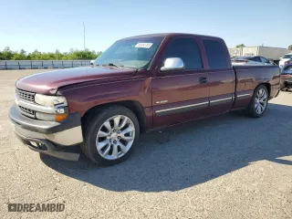 2001 Chevrolet Silverado 1500 LS with VIN 2GCEC19T411126559, listed as a Copart auction lot 50454735 with 211,006 mi miles and Salvage Title. Bid and sale history available at carsss.com. Image 1.