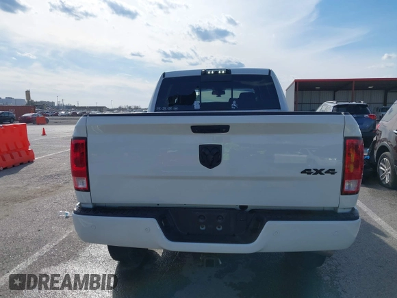 2018 Ram 2500 Big Horn z VIN 3C6UR5ML1JG177542, wystawiony jako IAAI lot #41850767 z przebiegiem 81 253 mil mil oraz . Historia ofert i sprzedaży dostępna na DreamBid. Obrazek 17.