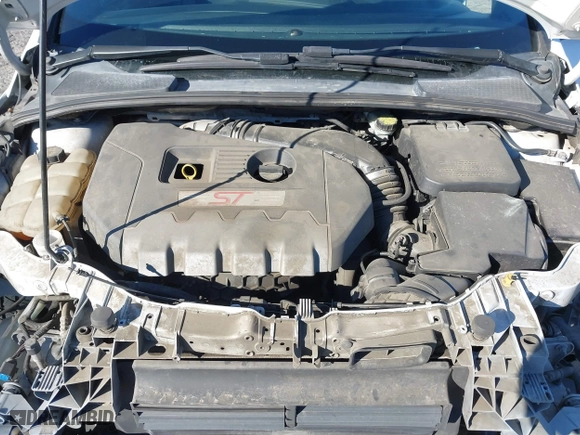 2015 Ford Focus ST with VIN 1FADP3L92FL380352, listed as a IAAI auction lot 41365139 with 136,226 mi miles. Bid and sale history available at carsss.com. Image 10.