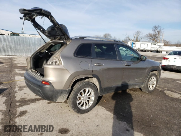 2020 Jeep Cherokee Latitude with VIN 1C4PJMCB7LD646178, listed as a Copart auction lot 45192335 with 80,860 mi miles and Salvage Title. Bid and sale history available at carsss.com. Image 3.