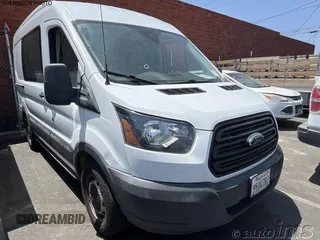 2018 Ford Transit z VIN 1FTYE1CM0JKB42346, wystawiony jako IAAI lot #42729426 z przebiegiem 94 207 mil mil oraz . Historia ofert i sprzedaży dostępna na DreamBid. Obrazek 3.