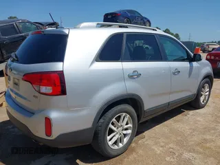 2014 Kia Sorento LX with VIN 5XYKTCA61EG496867, listed as a IAAI auction lot 41929686 with 202,460 mi miles. Bid and sale history available at carsss.com. Image 4.