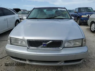 2000 Volvo S70 z VIN YV1LS56DXY2671099, wystawiony jako Copart lot #75080174 z przebiegiem Nie podano mil oraz Nie do naprawy. Historia ofert i sprzedaży dostępna na DreamBid. Obrazek 5.