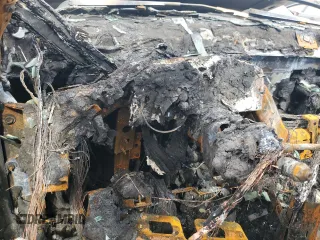 2007 Cadillac Escalade z VIN 1GYEC63847R316793, wystawiony jako Copart lot #59086055 z przebiegiem Nie podano mil oraz Nie do naprawy • Non repairable. Historia ofert i sprzedaży dostępna na DreamBid. Obrazek 9.