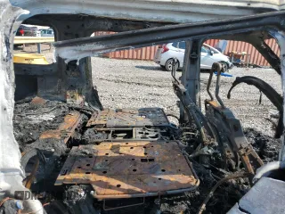 2023 Rivian R1S Adventure z VIN 7PDSGABA7PN009929, wystawiony jako Copart lot #60833324 z przebiegiem Nie podano mil oraz Nie do naprawy. Historia ofert i sprzedaży dostępna na DreamBid. Obrazek 11.