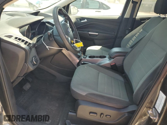 2016 Ford Escape SE z VIN 1FMCU0G77GUB95839, wystawiony jako Copart lot #56884815 z przebiegiem 138 978 mil mil oraz Czysty tytuł • Clean title. Historia ofert i sprzedaży dostępna na DreamBid. Obrazek 7.