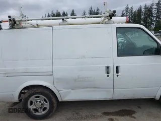 2003 Chevrolet Astro Cargo with VIN 1GCDL19X13B146091, listed as a IAAI auction lot 42129634 with 259,720 mi miles and . Bid and sale history available at DreamBid. Image 6.