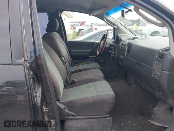 2007 Nissan Titan LE z VIN 1N6BA06A07N245025, wystawiony jako IAAI lot #42469264 z przebiegiem 324 485 mil mil oraz . Historia ofert i sprzedaży dostępna na DreamBid. Obrazek 5.