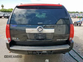 2010 Cadillac Escalade ESV Platinum Edition z VIN 1GYUKKEF9AR216912, wystawiony jako Copart lot #60753095 z przebiegiem 143 448 mil mil oraz Czysty tytuł • Clean title. Historia ofert i sprzedaży dostępna na DreamBid. Obrazek 6.
