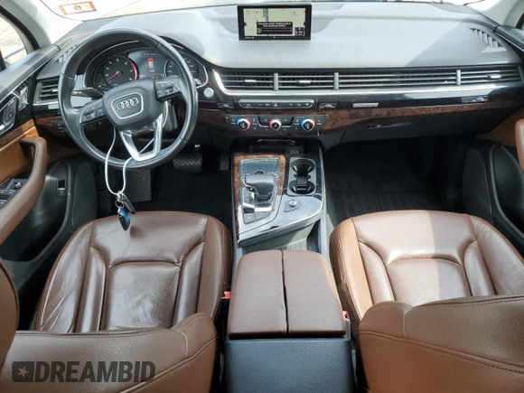 2017 Audi Q7 Premium Plus z VIN WA1LAAF74HD030900, wystawiony jako Copart lot #56854695 z przebiegiem 80 502 mil mil oraz Czysty tytuł • Clean title. Historia ofert i sprzedaży dostępna na DreamBid. Obrazek 8.