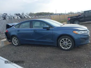 2019 Ford Fusion SE with VIN 3FA6P0LU1KR108172, listed as a IAAI auction lot 42080848 with 201,360 mi miles and . Bid and sale history available at DreamBid. Image 13.