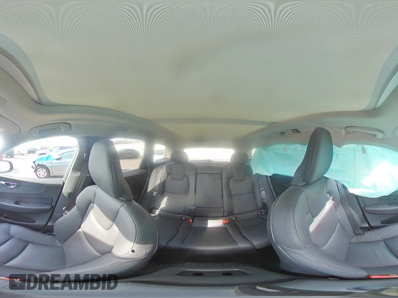 2024 Volvo XC60 Plus Dark Theme z VIN YV4L12RL5R1767754, wystawiony jako Copart lot #55004885 z przebiegiem 13 207 mil mil oraz Szkoda całkowita • Salvage title. Historia ofert i sprzedaży dostępna na DreamBid. Obrazek 14.