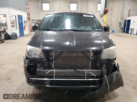 2014 Chrysler Town & Country S with VIN 2C4RC1HG1ER176087, listed as a Copart auction lot 47685805 with 130,257 mi miles and Salvage Title. Bid and sale history available at carsss.com. Image 5.