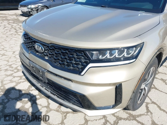 2021 Kia Sorento EX z VIN 5XYRH4LF2MG011475, wystawiony jako IAAI lot #41990875 z przebiegiem 45 843 mil mil oraz . Historia ofert i sprzedaży dostępna na DreamBid. Obrazek 6.