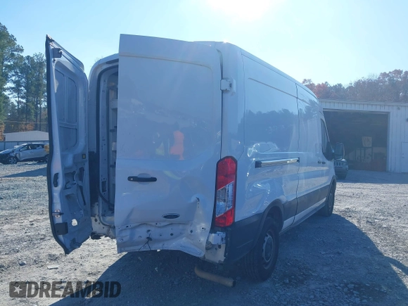 2023 Ford Transit Cargo с VIN 1FTBR1C82PKA54484, выставлен на аукционе IAAI как лот 40983625 с пробегом 57 151 миль миль и . История ставок и продаж доступна на DreamBid. Изображение 4.