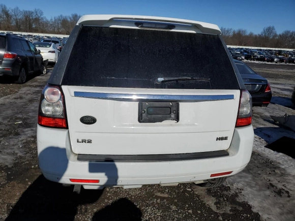 2011 Land Rover LR2 HSE with VIN SALFR2BN6BH275597, listed as a Copart auction lot 42213075 with 216,198 mi miles and Salvage title. Bid and sale history available at DreamBid. Image 6.