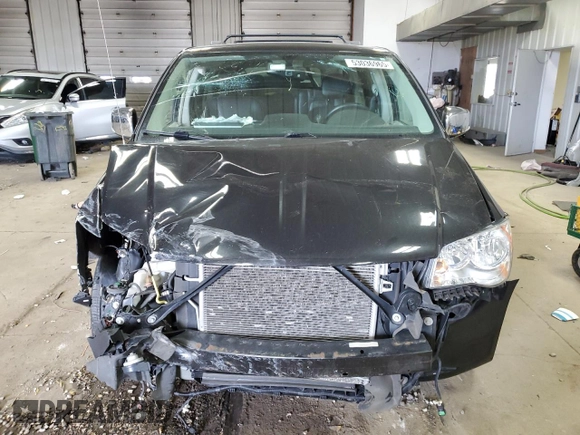2015 Chrysler Town & Country Touring-L with VIN 2C4RC1CG7FR526413, listed as a Copart auction lot 53036965 with Not Provided miles and Non Repairable. Bid and sale history available at carsss.com. Image 5.