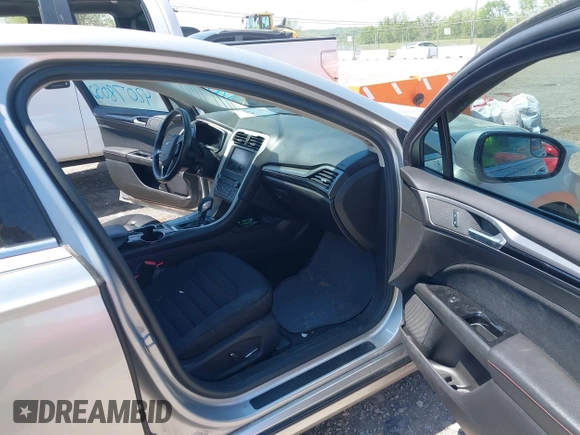 2016 Ford Fusion SE with VIN 3FA6P0H74GR310840, listed as a IAAI auction lot 42078052 with 125,216 mi miles and . Bid and sale history available at carsss.com. Image 5.