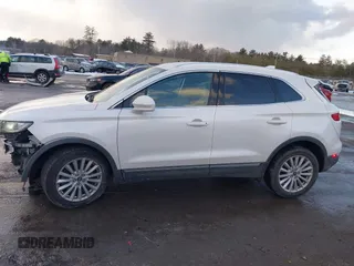 2019 Lincoln MKC Standard with VIN 5LMCJ1D91KUL26077, listed as a IAAI auction lot 41455499 with 55,782 mi miles. Bid and sale history available at carsss.com. Image 15.