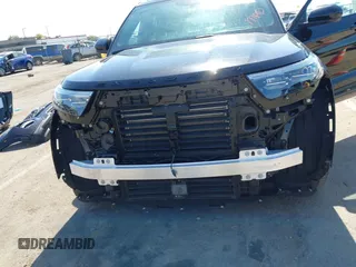 2023 Ford Explorer ST-Line z VIN 1FMSK8KH7PGC03436, wystawiony jako IAAI lot #42359119 z przebiegiem 5 261 mil mil oraz . Historia ofert i sprzedaży dostępna na DreamBid. Obrazek 6.