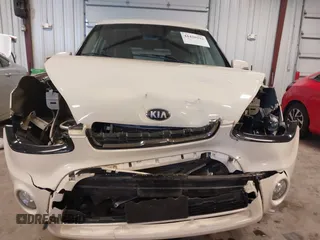 2013 Kia Soul ! with VIN KNDJT2A63D7499657, listed as a IAAI auction lot 41430292 with 120,102 mi miles. Bid and sale history available at carsss.com. Image 6.