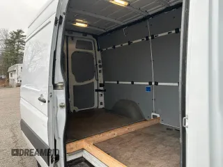2014 Mercedes-Benz Sprinter with VIN WD3BE7DC7E5894980, listed as a Copart auction lot 85545514 with 402,335 mi miles and Clean Title. Bid and sale history available at DreamBid. Image 6.