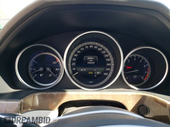 2014 Mercedes-Benz E 350 Luxury with VIN WDDHF8JB9EA925383, listed as a Copart auction lot 48874305 with 109,225 mi miles and Salvage Title. Bid and sale history available at DreamBid. Image 9.