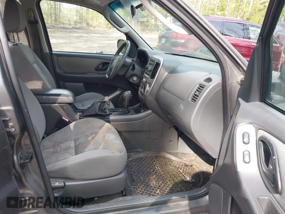 2005 Ford Escape XLT с VIN 1FMYU931X5KA18030, выставлен на аукционе IAAI как лот 42016576 с пробегом 195 788 миль миль и . История ставок и продаж доступна на DreamBid. Изображение 5.