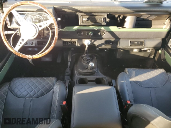 1983 Land Rover Defender with VIN SALLDHMV2AA199289, listed as a Copart auction lot 74901204 with 965 mi miles and Salvage title. Bid and sale history available at DreamBid. Image 8.