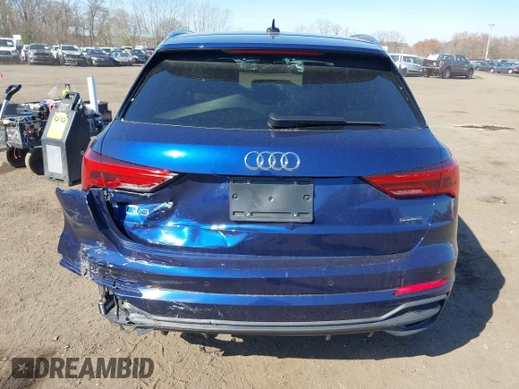 2024 Audi Q3 S line Premium Plus z VIN WA1EECF30R1173836, wystawiony jako IAAI lot #42044971 z przebiegiem 4 848 mil mil oraz . Historia ofert i sprzedaży dostępna na DreamBid. Obrazek 16.