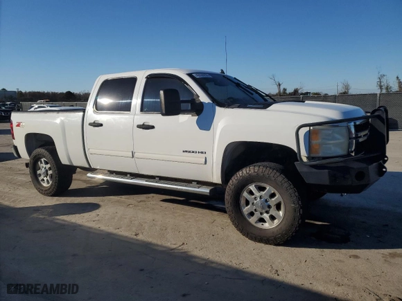 2011 Chevrolet Silverado 2500HD LT with VIN 1GC1KXC82BF229210, listed as a Copart auction lot 42626235 with 356,689 mi miles and Clean Title. Bid and sale history available at carsss.com. Image 4.