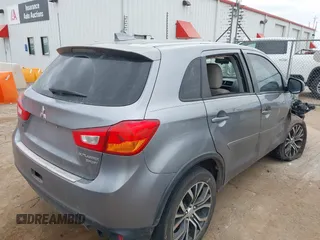 2017 Mitsubishi Outlander ES z VIN JA4AP3AU8HZ003359, wystawiony jako IAAI lot #42386328 z przebiegiem 204 839 mil mil oraz . Historia ofert i sprzedaży dostępna na DreamBid. Obrazek 4.