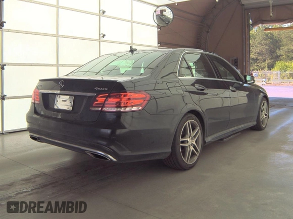 2015 Mercedes-Benz E 350 Luxury with VIN WDDHF8JB1FB093744, listed as a Copart auction lot 61696595 with 234,699 mi miles and Clean title. Bid and sale history available at DreamBid. Image 4.
