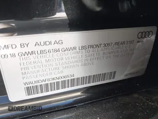 2019 Audi A8 z VIN WAU8DAF83KN006534, wystawiony jako IAAI lot #41712610 z przebiegiem 52 263 mil mil oraz . Historia ofert i sprzedaży dostępna na DreamBid. Obrazek 9.