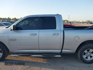 2017 Ram 1500 SLT z VIN 1C6RR6GG3HS730155, wystawiony jako IAAI lot #41929530 z przebiegiem 180 690 mil mil oraz . Historia ofert i sprzedaży dostępna na DreamBid. Obrazek 14.